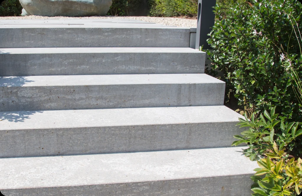 Concrete surfaces protected against moisture
